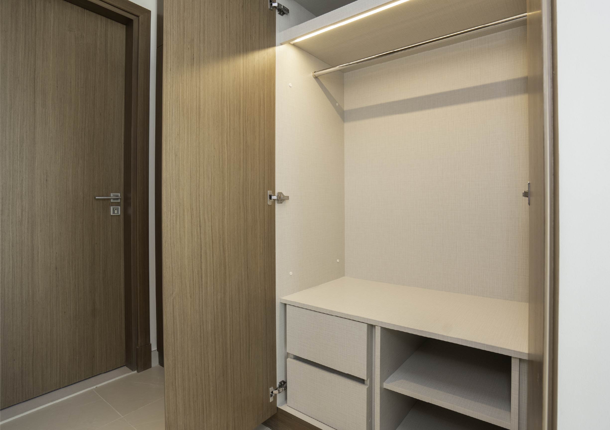 Wardrobes and dressing rooms